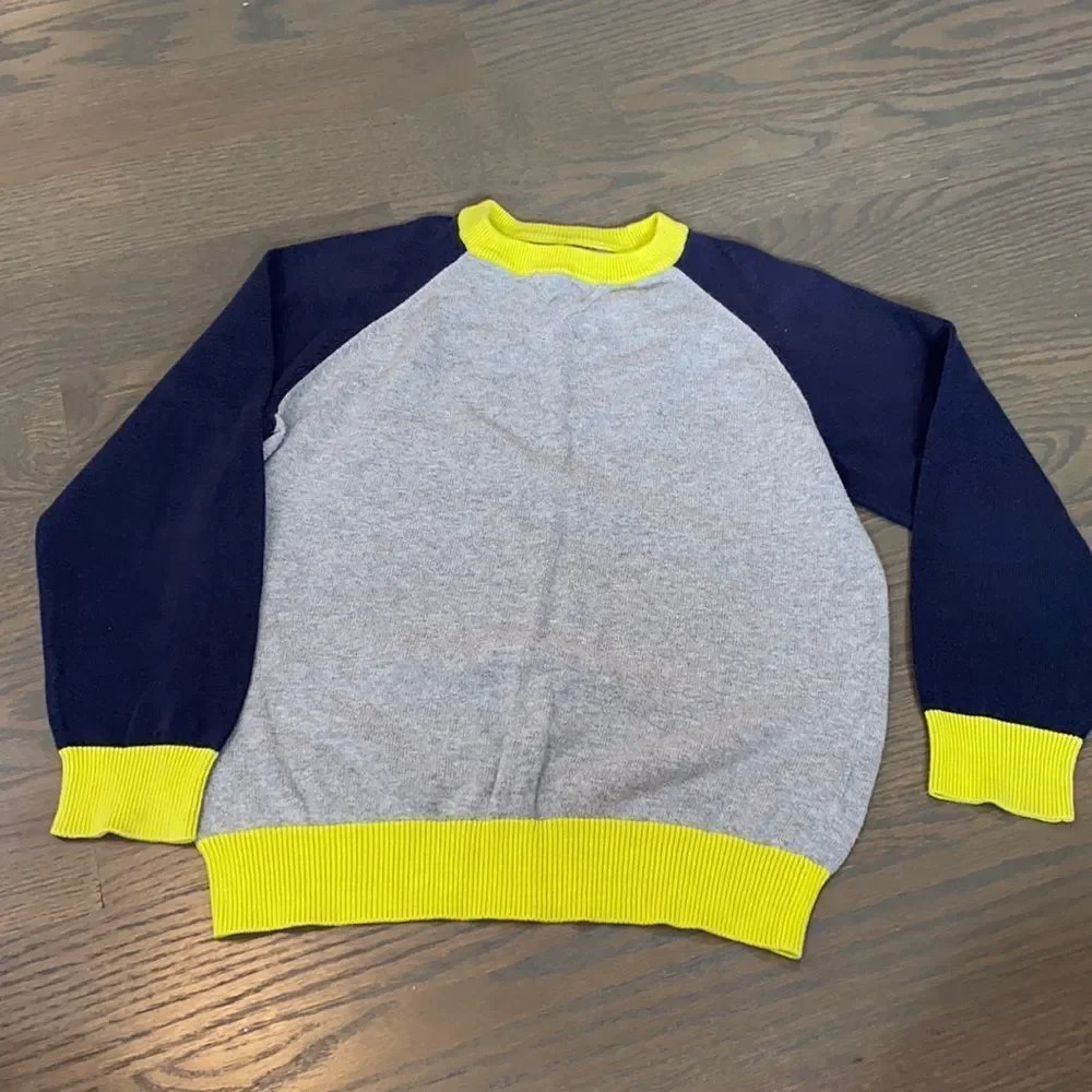 Sweater - Picture 2 of 5